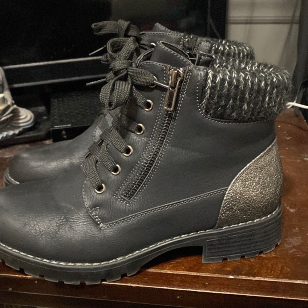 Combat boots